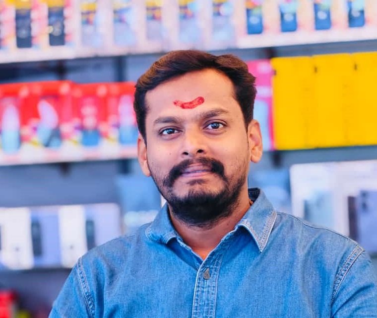 Shiva, Priofile No.354G, Birthe Year1993, Mobile Show Room