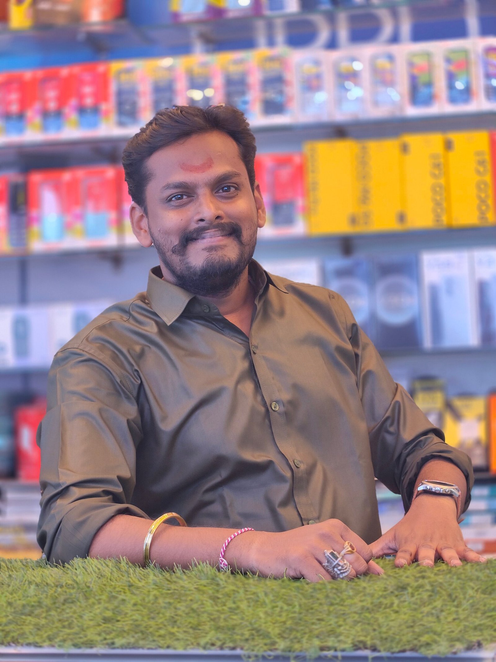 Shiva, Priofile No.354G, Birthe Year1993, Mobile Show Room