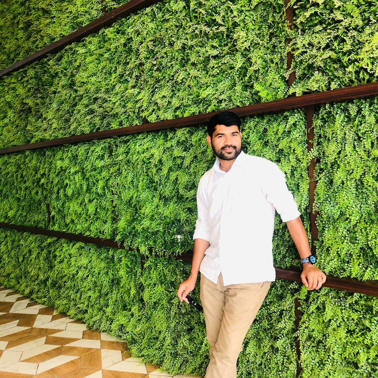 Naresh, Birth Yr 1994, Income 10L, Profile No 808G