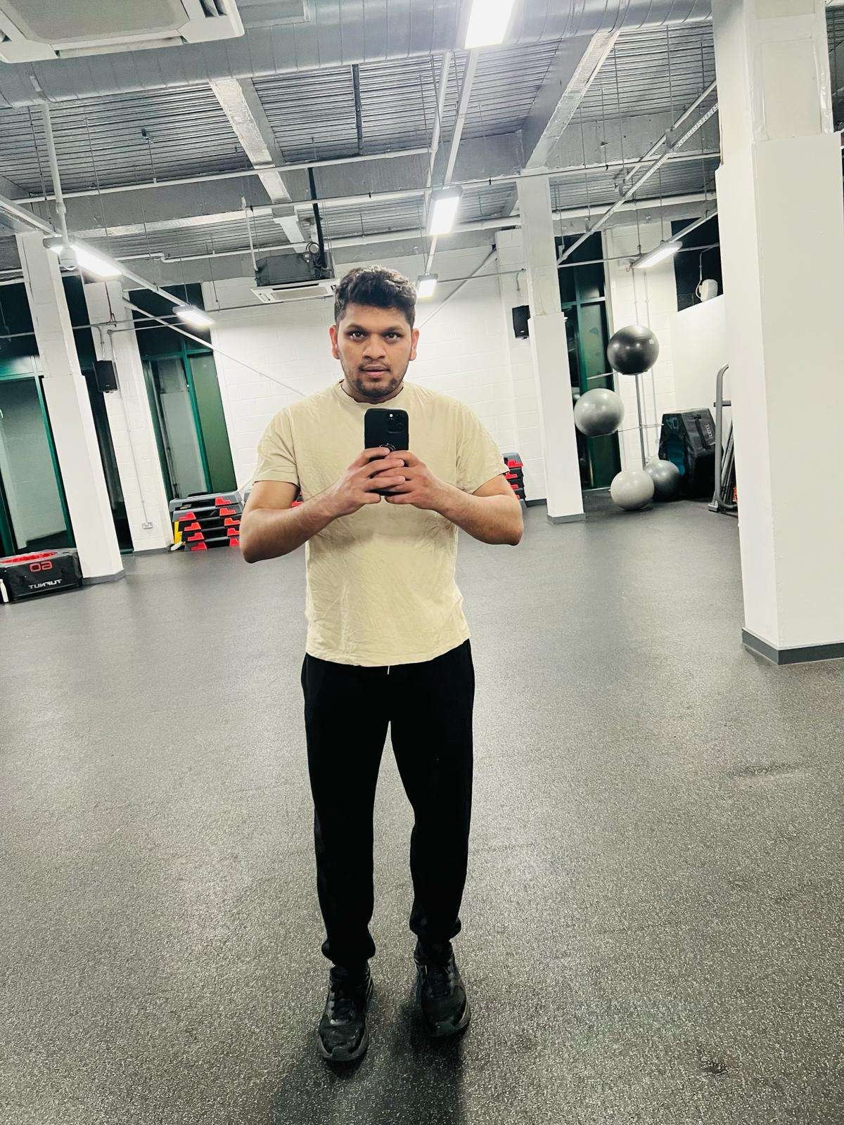 Hari Kishan, Birth Yr 1995, Bsc(Mpcs), Income 10L, MB, Profile No 854B