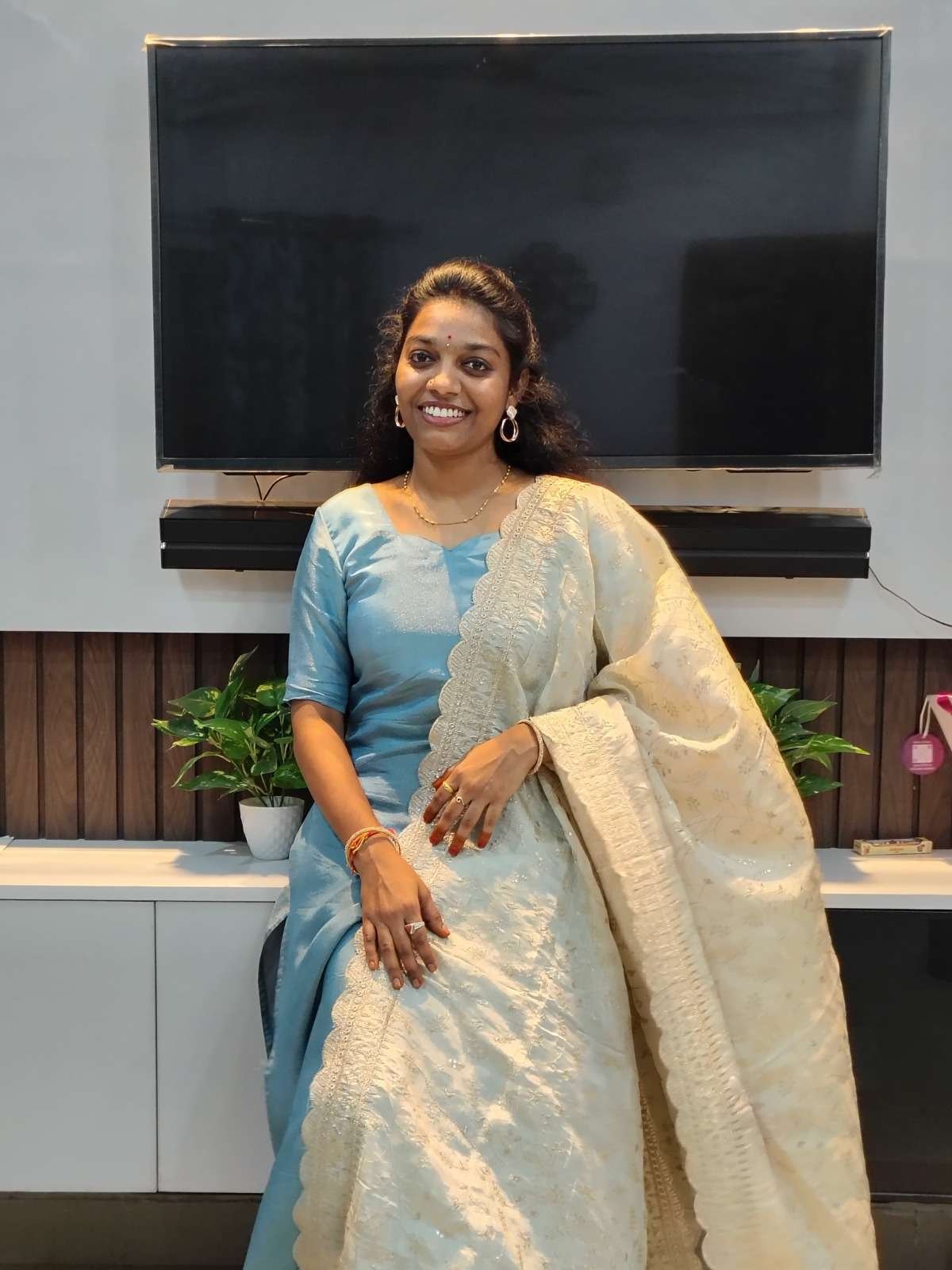 Swetha, Birth Yr 1997,Btech, Income 8.5L,MB, Profile No 1053B