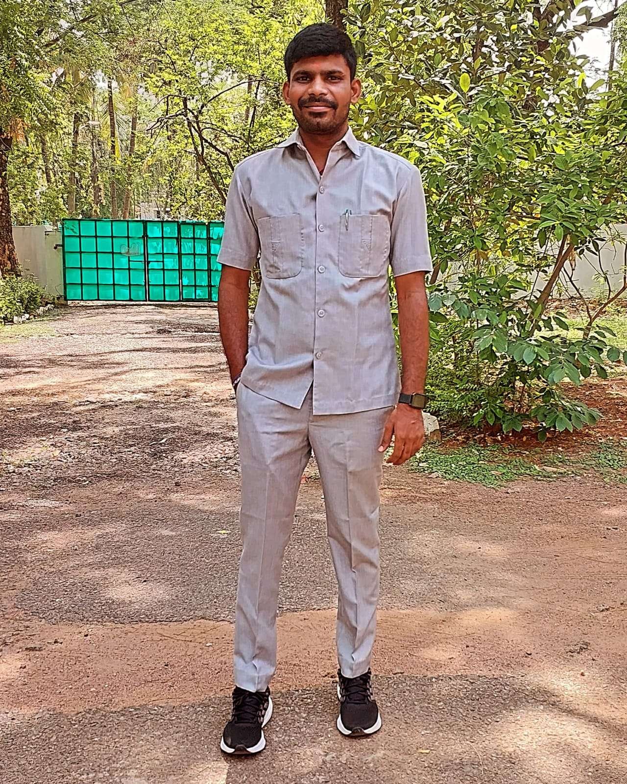 Rajesh God, Birth Yr 1994, Degree,Income 30K, MB, Profile No 1187G