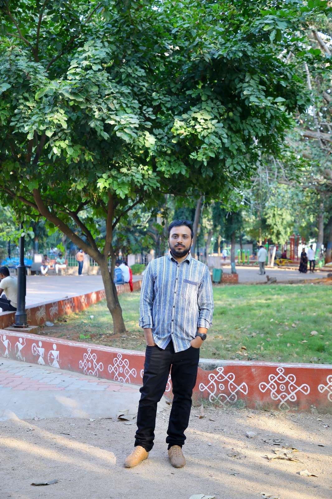Siddartha, Birth Yr 1993, BBA,LLB, Income 50K,MB, Profile No 1194G